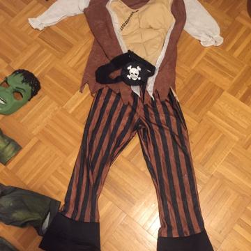 Kostum Pirata