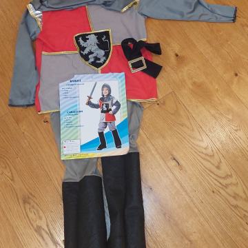 Prodam pustni kostum vitez