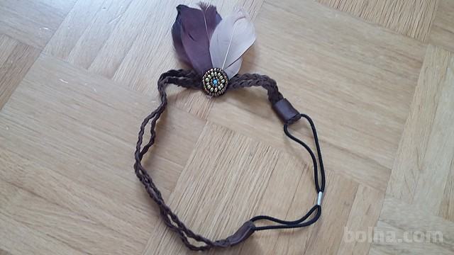 Pustni kostum indijanka/indijanec - mini perjanica