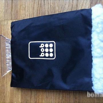 Nova črna rokavica s strgalom za led naprodaj 2 kom