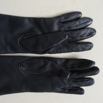 Mehke usnjene črne rokavice