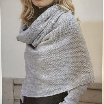 Modni šal z rokavicami