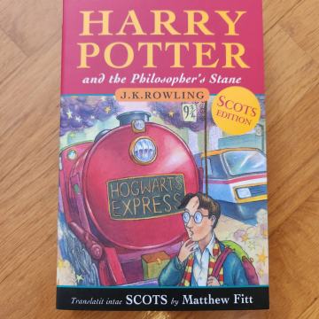 J. K. Rowling - Harry Potter and the Philosopher&amp;#39;s Stane (Scots)