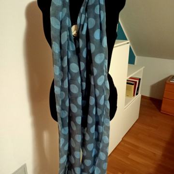 Brezhiben, kot nov, šal prodam za samo 3 evre