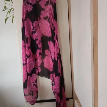 DOLGA ČRNO ROZA CVETLIČNA RUTA