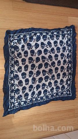 Modro bela rutka - mrtvaške glave