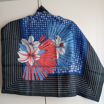 NOVA MODRO ČRNA CVETLIČNA RUTA