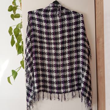 VELIKA VIJOLČNO ČRNA RUTA Z RESAMI