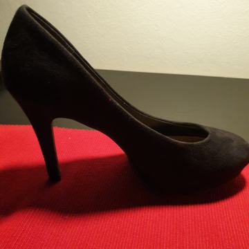 Novi črni semiš H&M salonarji št.36