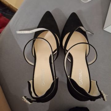 Elegantni čevlji s peto številke 40