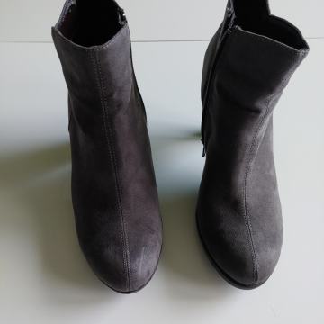 Srednje visoki elegantni čevlji Giuliana – sivkasto rjavi, št. 38