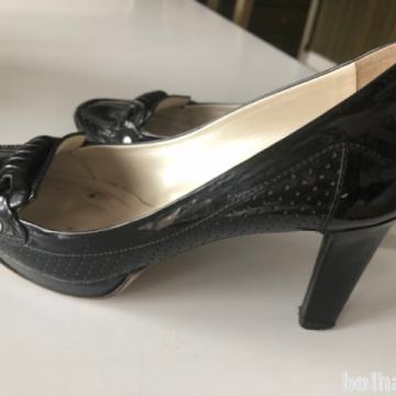 Usnjeni salonarji Fabiani, črni lakasti, št.39