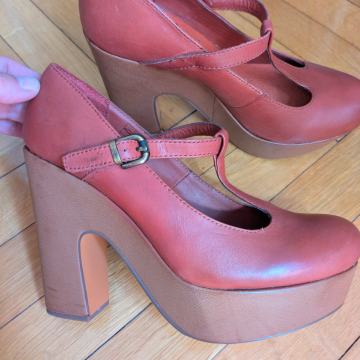 Vintage rdeči salonarji z debelo platformo (38)