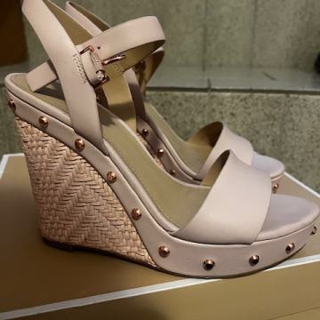 Ženski salonarji s polno peto Michael Kors