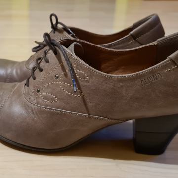 Ženski usnjeni salonarji Alpina 37