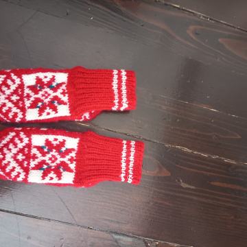 Ročno pletene otroške nogavice iz Palestine (do 7 let)