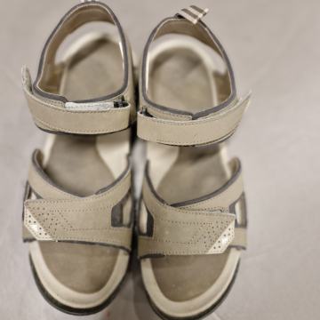 Moški sandali št. 40