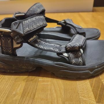 TEVA moški sandali št. 40,5 (večji model)