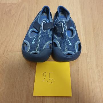 Čevlji za vodo Nike 25