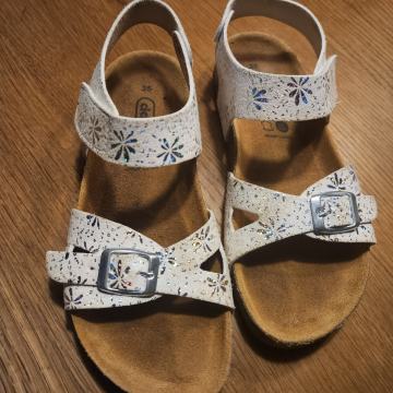 Ciciban sandali dekliški 35 kot novi