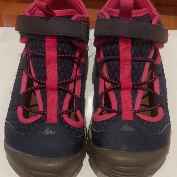 Dekliški sandali Quechua št. 34/35