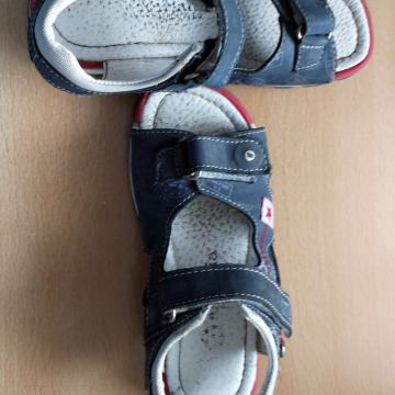 fantovski sandali, št. 30