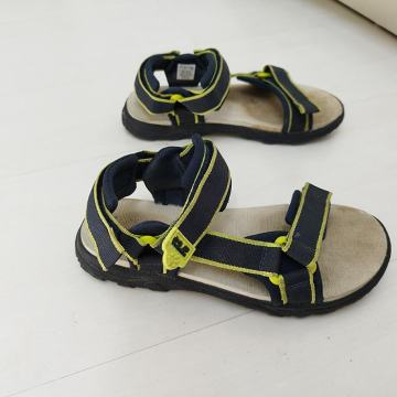 JACK WOLFSKIN št. 33 tevice sandali