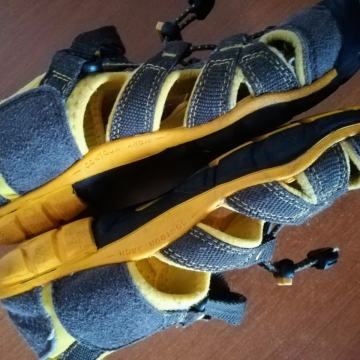 Keen športni sandali,  Št. 32-33