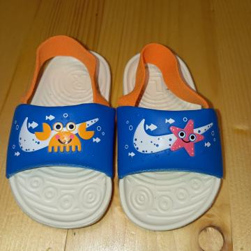 Novi Nike otroški sandali št. 21