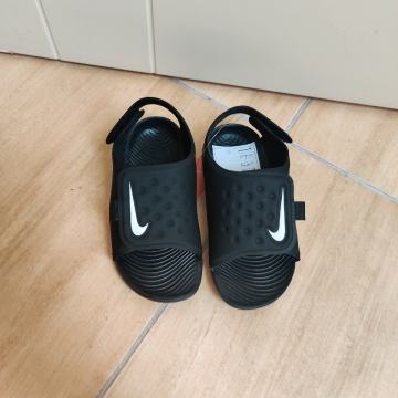 otroški sandali- novi - št 26