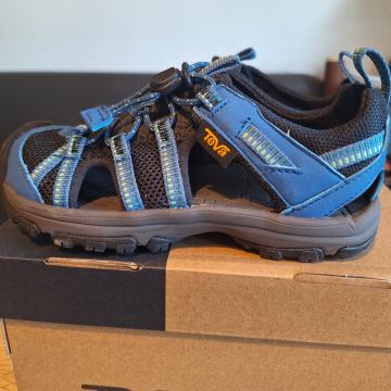 Otroški sandali Teva 30