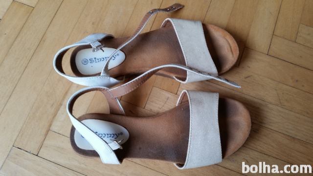 Prodam dekliške sandale št. 36