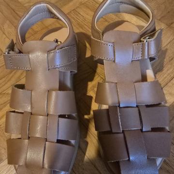 Prodam sandale st. 33 in 34 nove