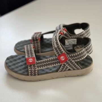 Prodam sandale Timberland št 34, novi