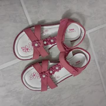 Prodam sandali  LASOCKI v št. 30