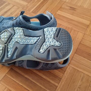 Novi sandalcki št.30