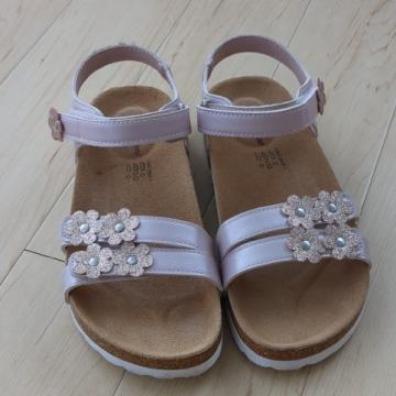 Sandali številka 36