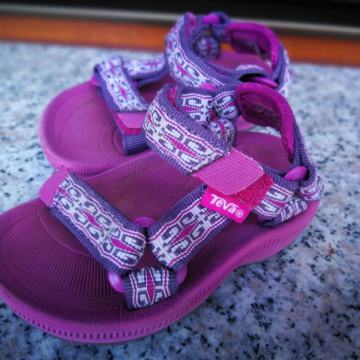 Sandali TEVA št. 19