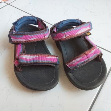 Teva otroški sandali št. 21