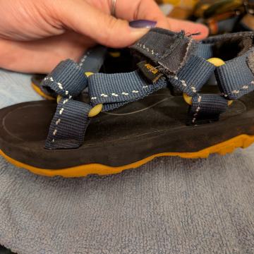 Teva sandali 22/23 modri za rumeno