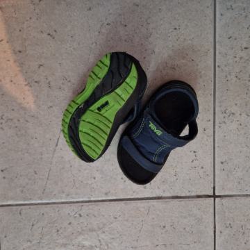 Prodam Teva sandale, številka 22/23