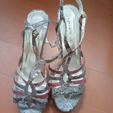 Atraktivni sandali 41