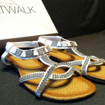 NOVI CATWALK SANDALI st.  37