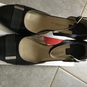 črni sandali/salonarji Baroq