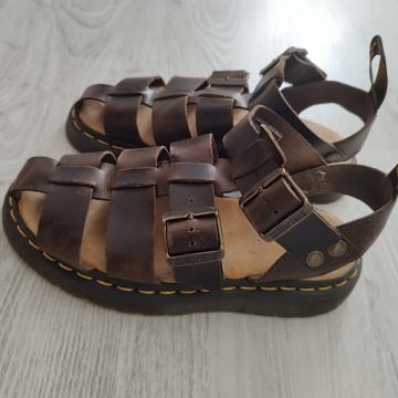 Dr.Martens sandali s platformo