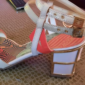 FABI sandali, št. 37