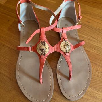 Guess ženski sandali 40 vel.