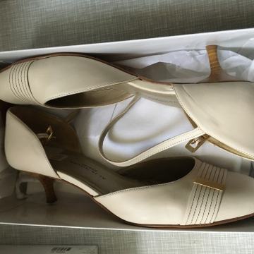 peščeni (bež) sandali/salonarji Baroq