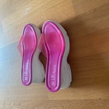 Poletni sandali/natikači, obuti 1x, stevilka 37