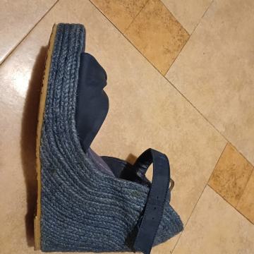 Prodam modre sandale st. 39